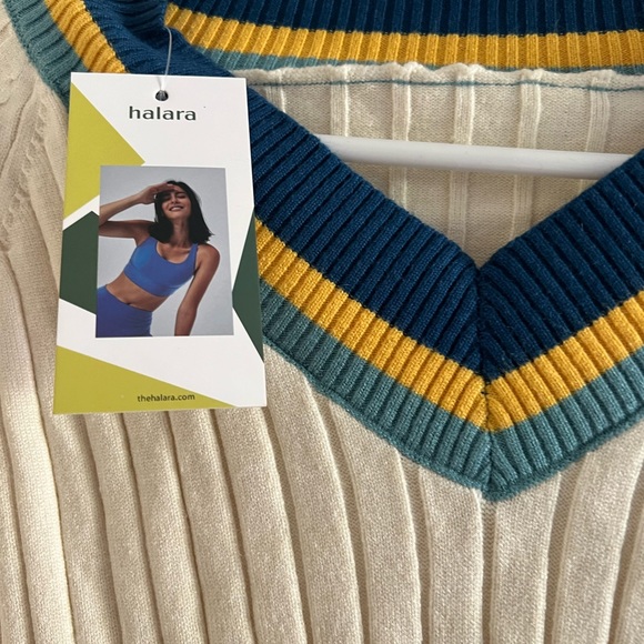 Halara sweater NWT - Picture 3 of 4
